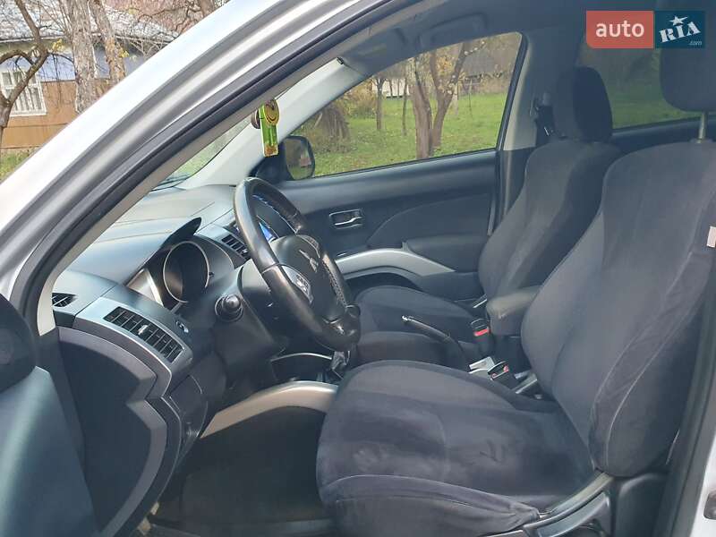 Внедорожник / Кроссовер Mitsubishi Outlander 2007 в Косове