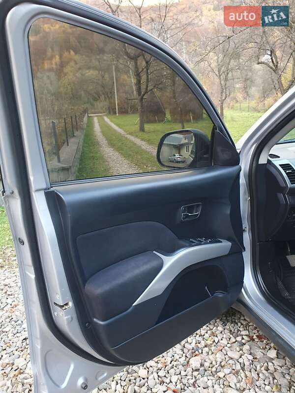 Внедорожник / Кроссовер Mitsubishi Outlander 2007 в Косове