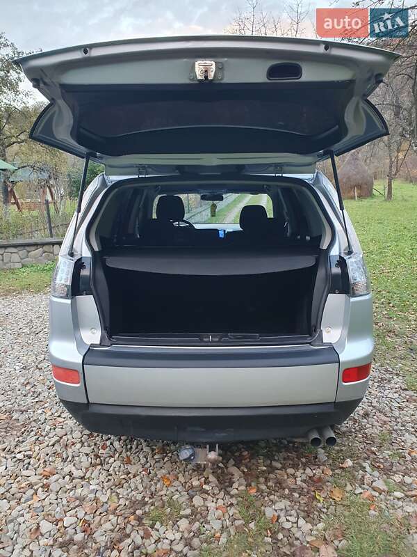 Внедорожник / Кроссовер Mitsubishi Outlander 2007 в Косове