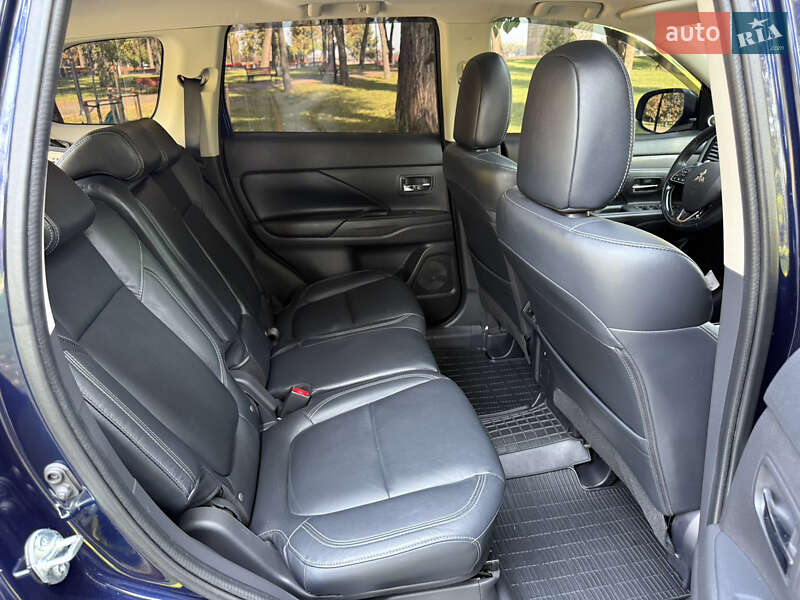 Внедорожник / Кроссовер Mitsubishi Outlander 2021 в Киеве фото 7 Внедорожник / Кроссовер Mitsubishi Outlander 2021 в Киеве