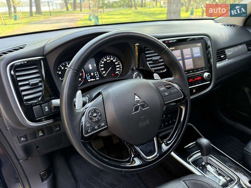 Внедорожник / Кроссовер Mitsubishi Outlander 2021 в Киеве фото 29 Внедорожник / Кроссовер Mitsubishi Outlander 2021 в Киеве