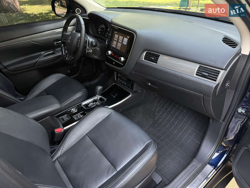 Внедорожник / Кроссовер Mitsubishi Outlander 2021 в Киеве фото 32 Внедорожник / Кроссовер Mitsubishi Outlander 2021 в Киеве
