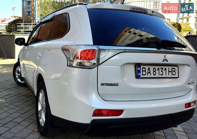 Внедорожник / Кроссовер Mitsubishi Outlander 2013 в Ивано-Франковске фото 12 Внедорожник / Кроссовер Mitsubishi Outlander 2013 в Ивано-Франковске