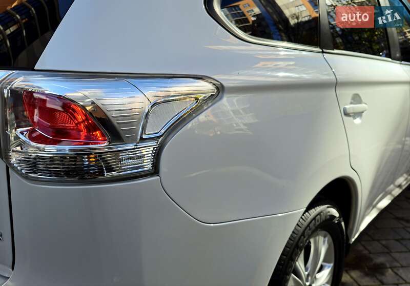 Внедорожник / Кроссовер Mitsubishi Outlander 2013 в Ивано-Франковске фото 26 Внедорожник / Кроссовер Mitsubishi Outlander 2013 в Ивано-Франковске