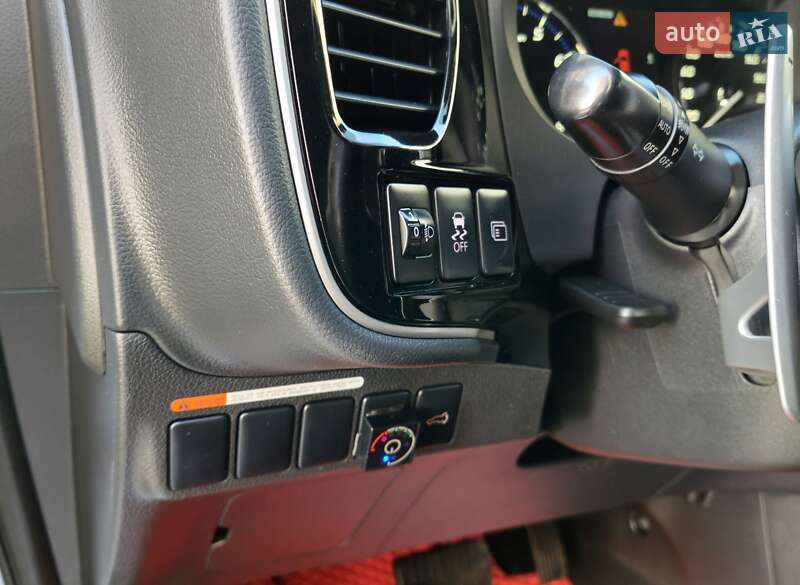 Внедорожник / Кроссовер Mitsubishi Outlander 2013 в Ивано-Франковске фото 40 Внедорожник / Кроссовер Mitsubishi Outlander 2013 в Ивано-Франковске