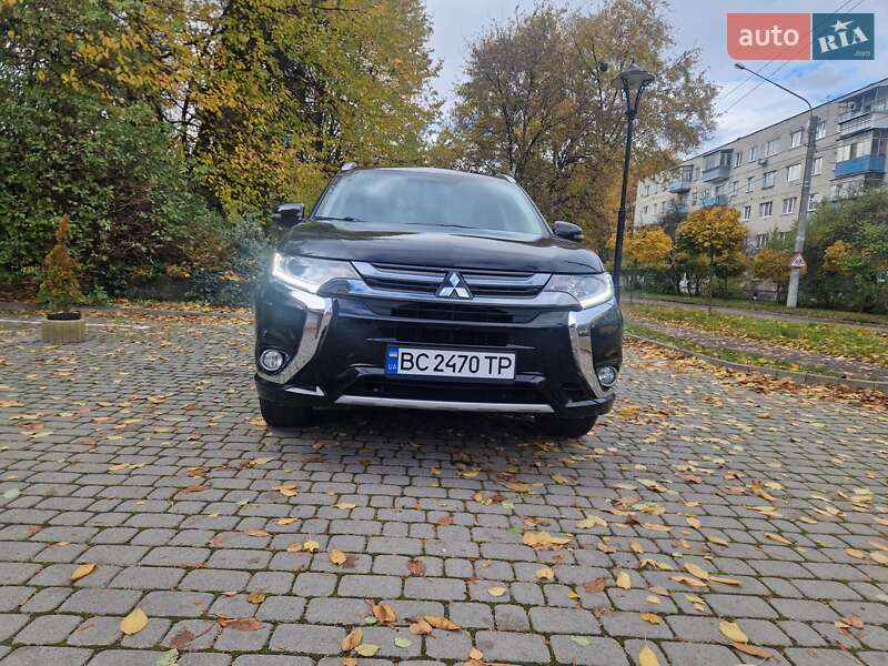 Внедорожник / Кроссовер Mitsubishi Outlander 2018 в Львове