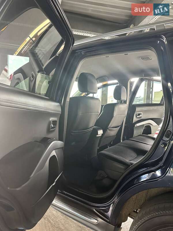Внедорожник / Кроссовер Mitsubishi Outlander 2010 в Харькове фото 15 Внедорожник / Кроссовер Mitsubishi Outlander 2010 в Харькове