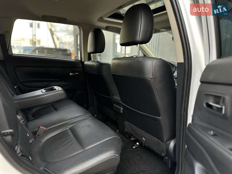 Позашляховик / Кросовер Mitsubishi Outlander 2013 в Івано-Франківську фото 30 Позашляховик / Кросовер Mitsubishi Outlander 2013 в Івано-Франківську