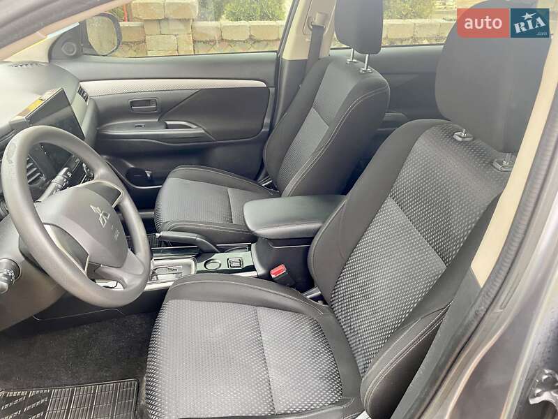 Позашляховик / Кросовер Mitsubishi Outlander 2018 в Києві фото 21 Позашляховик / Кросовер Mitsubishi Outlander 2018 в Києві