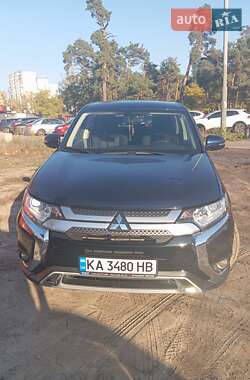 Внедорожник / Кроссовер Mitsubishi Outlander 2021 в Киеве