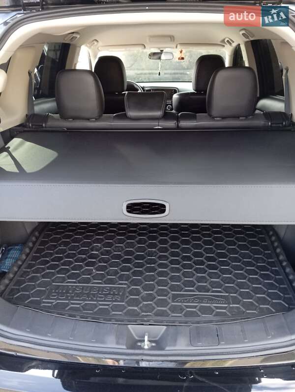 Внедорожник / Кроссовер Mitsubishi Outlander 2019 в Кривом Роге