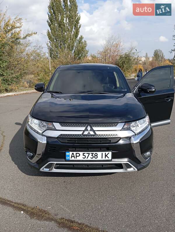Внедорожник / Кроссовер Mitsubishi Outlander 2019 в Кривом Роге