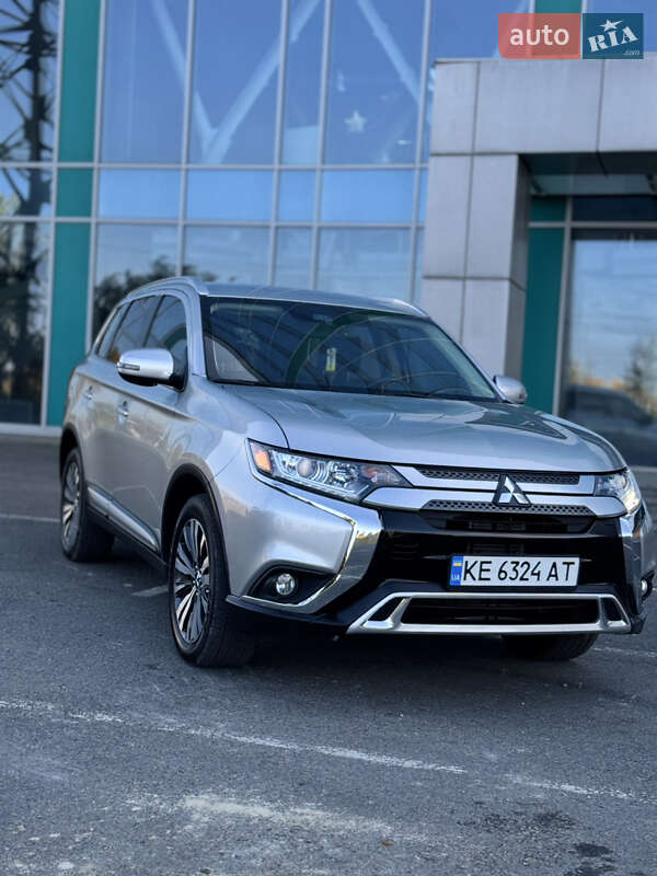 Внедорожник / Кроссовер Mitsubishi Outlander 2020 в Днепре фото 16 Внедорожник / Кроссовер Mitsubishi Outlander 2020 в Днепре