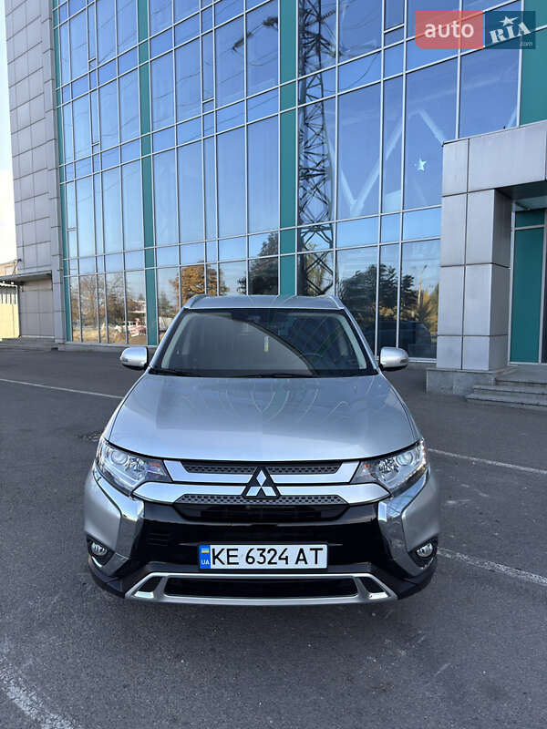 Внедорожник / Кроссовер Mitsubishi Outlander 2020 в Днепре фото 15 Внедорожник / Кроссовер Mitsubishi Outlander 2020 в Днепре