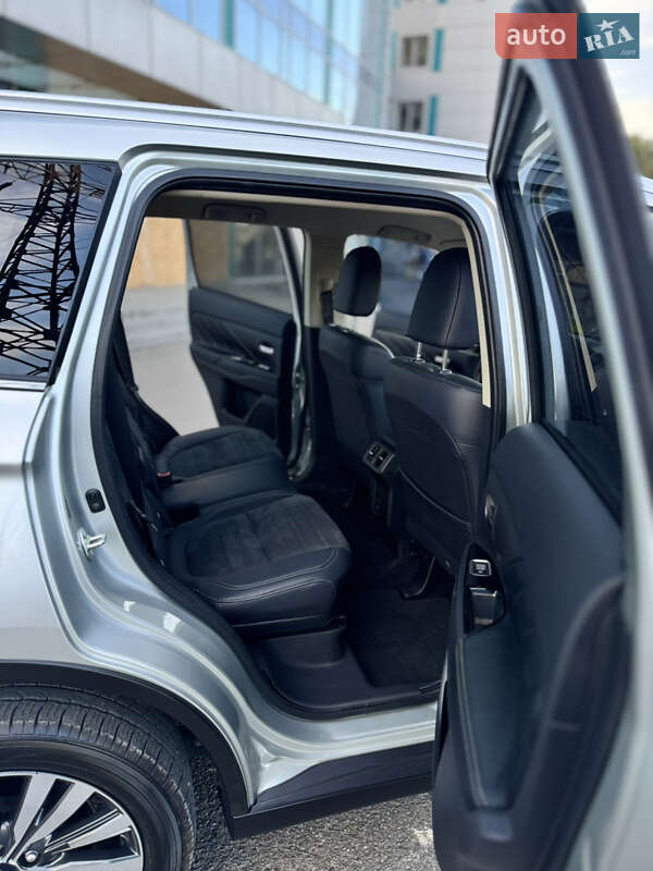 Внедорожник / Кроссовер Mitsubishi Outlander 2020 в Днепре фото 33 Внедорожник / Кроссовер Mitsubishi Outlander 2020 в Днепре
