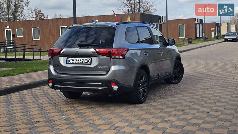 Внедорожник / Кроссовер Mitsubishi Outlander 2018 в Чернигове