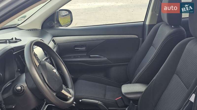 Внедорожник / Кроссовер Mitsubishi Outlander 2018 в Чернигове