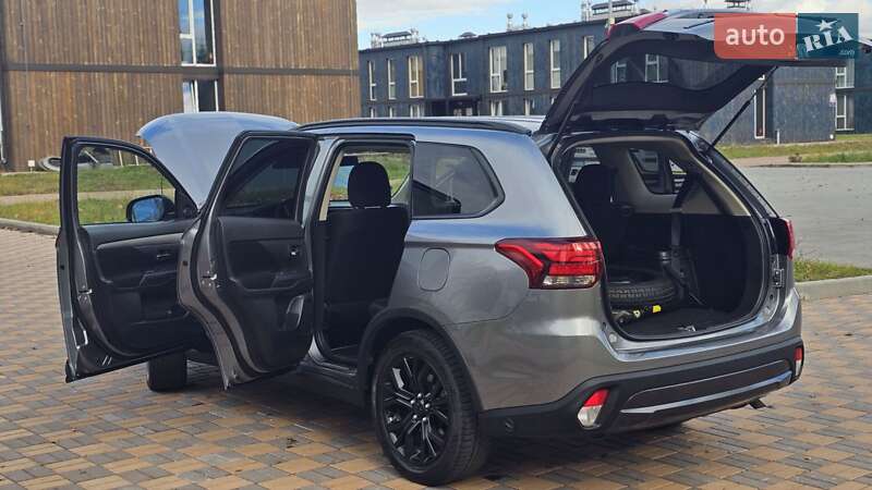 Внедорожник / Кроссовер Mitsubishi Outlander 2018 в Чернигове