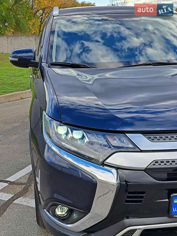 Внедорожник / Кроссовер Mitsubishi Outlander 2022 в Борисполе фото 8 Внедорожник / Кроссовер Mitsubishi Outlander 2022 в Борисполе