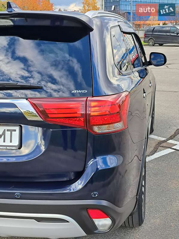 Внедорожник / Кроссовер Mitsubishi Outlander 2022 в Борисполе фото 10 Внедорожник / Кроссовер Mitsubishi Outlander 2022 в Борисполе