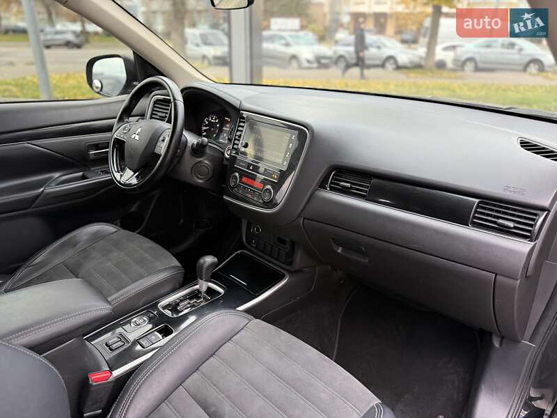 Позашляховик / Кросовер Mitsubishi Outlander 2019 в Києві фото 14 Позашляховик / Кросовер Mitsubishi Outlander 2019 в Києві