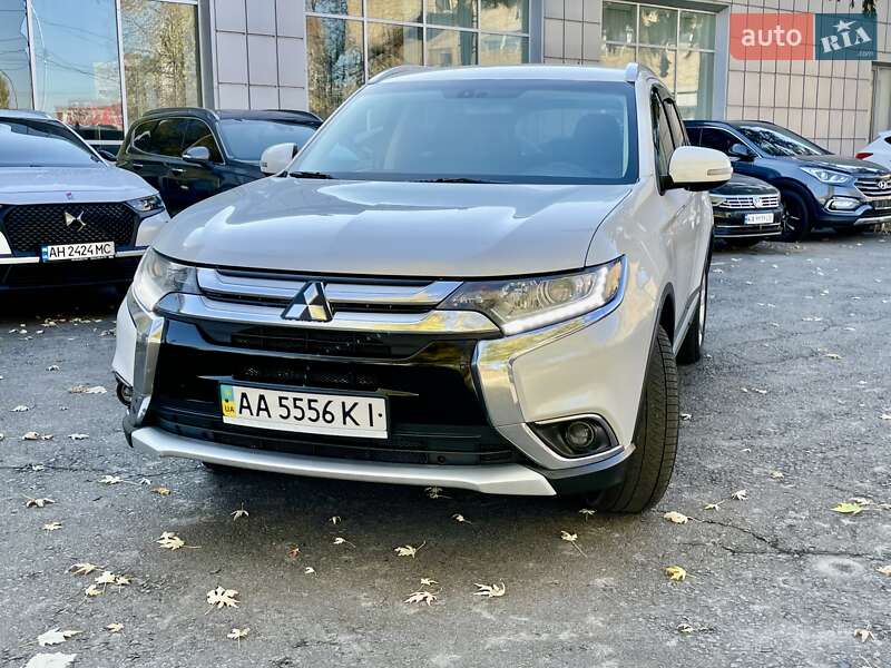 Внедорожник / Кроссовер Mitsubishi Outlander 2015 в Киеве фото Внедорожник / Кроссовер Mitsubishi Outlander 2015 в Киеве