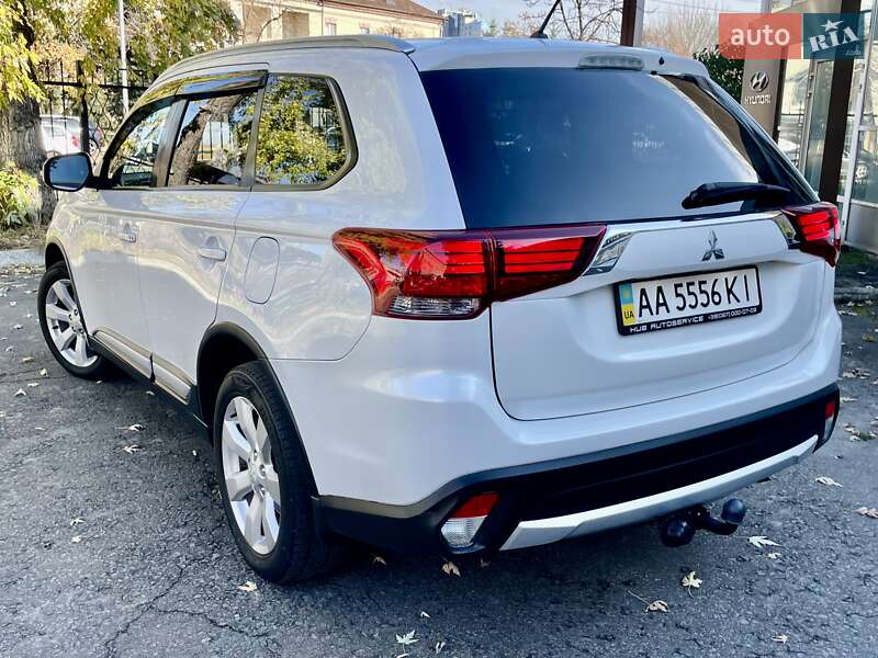 Внедорожник / Кроссовер Mitsubishi Outlander 2015 в Киеве фото 13 Внедорожник / Кроссовер Mitsubishi Outlander 2015 в Киеве