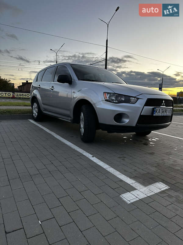 Позашляховик / Кросовер Mitsubishi Outlander 2010 в Білій Церкві фото 8 Позашляховик / Кросовер Mitsubishi Outlander 2010 в Білій Церкві