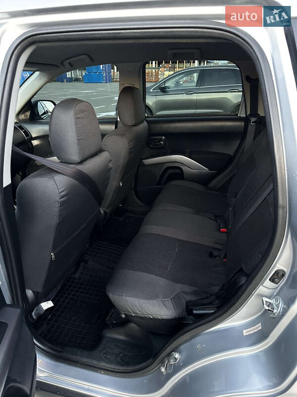 Позашляховик / Кросовер Mitsubishi Outlander 2010 в Білій Церкві фото 15 Позашляховик / Кросовер Mitsubishi Outlander 2010 в Білій Церкві