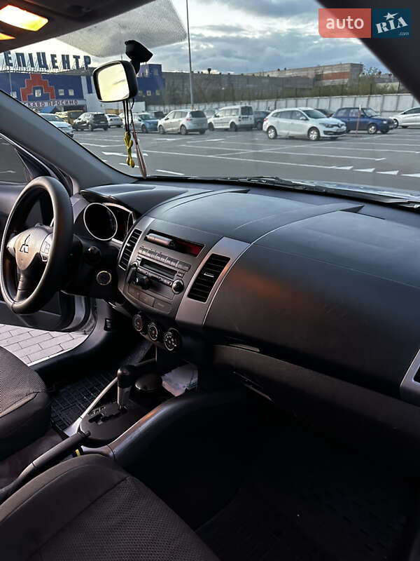 Позашляховик / Кросовер Mitsubishi Outlander 2010 в Білій Церкві фото 21 Позашляховик / Кросовер Mitsubishi Outlander 2010 в Білій Церкві