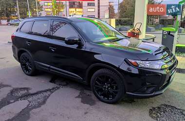 Внедорожник / Кроссовер Mitsubishi Outlander 2018 в Хмельницком