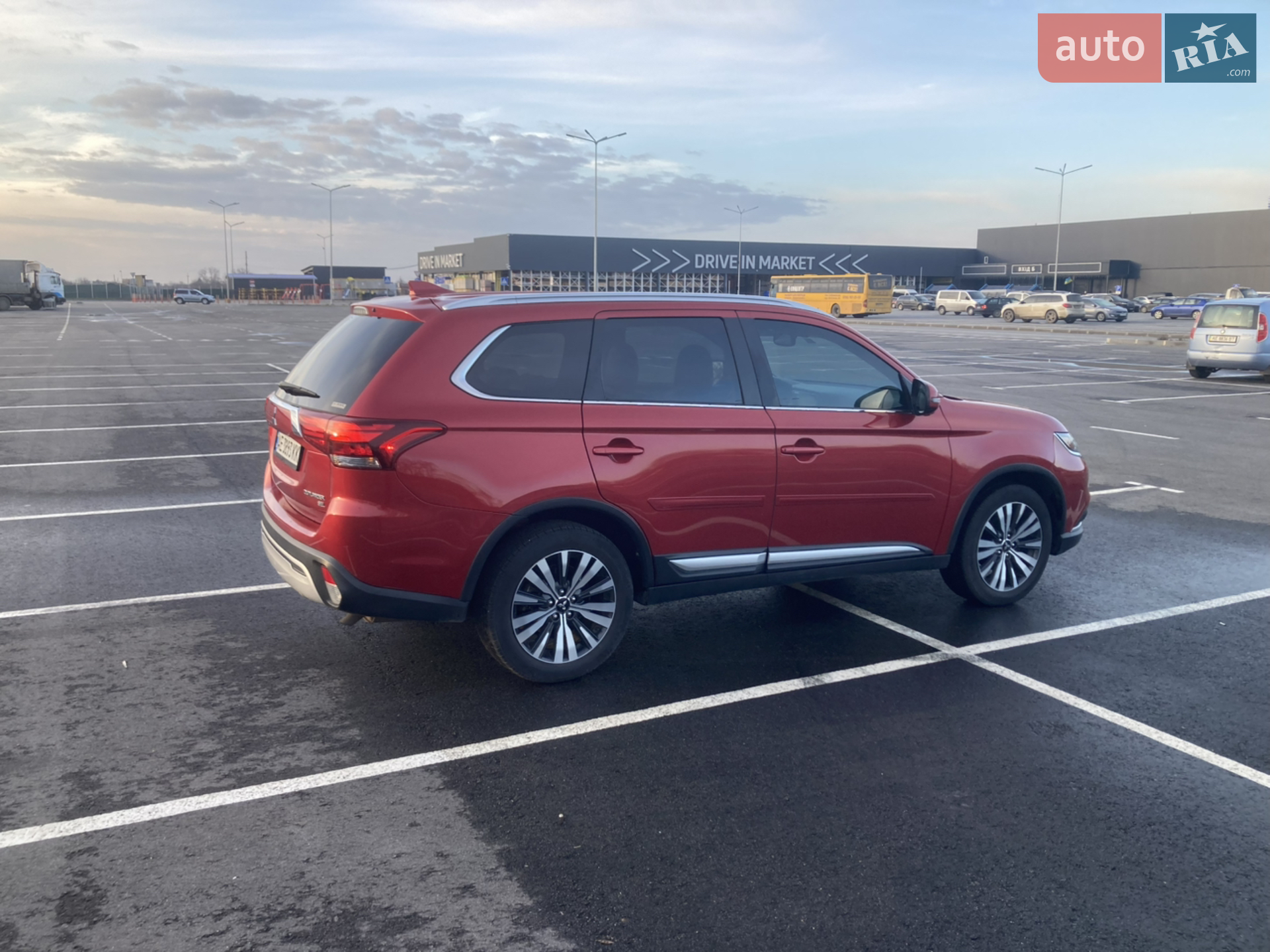 2018 Mitsubishi Outlander - мініатюра 8