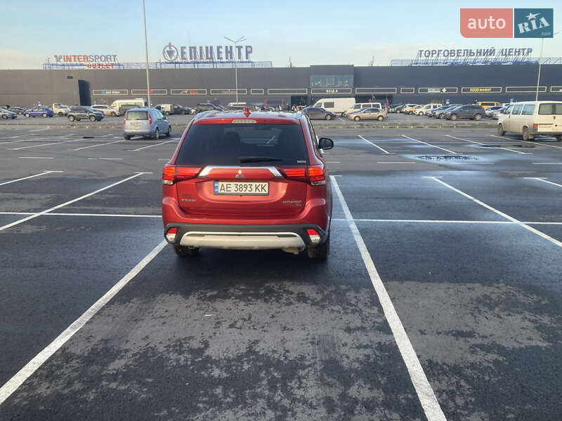 Внедорожник / Кроссовер Mitsubishi Outlander 2018 в Днепре