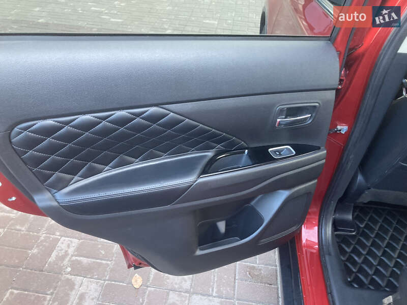 Внедорожник / Кроссовер Mitsubishi Outlander 2018 в Днепре