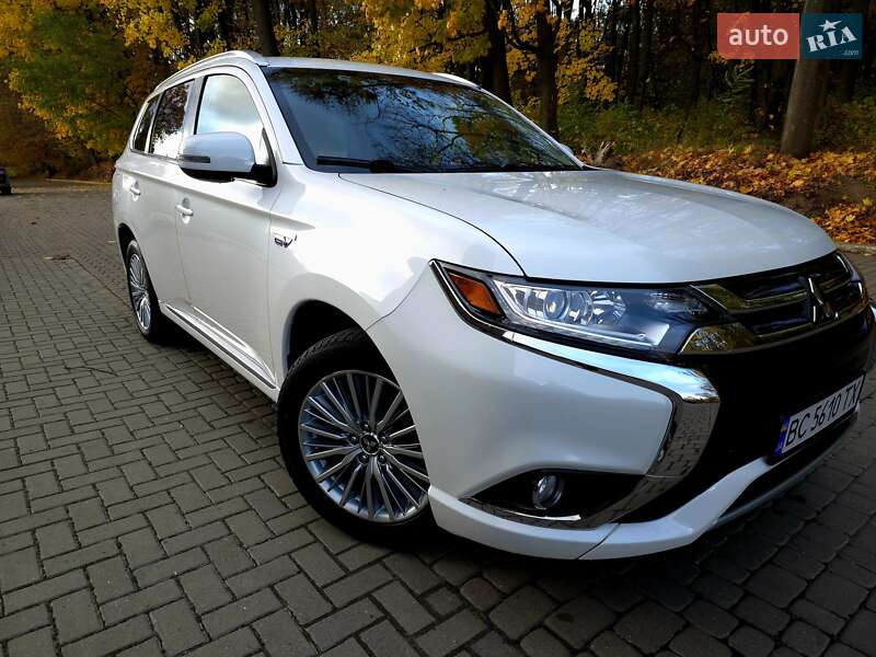 Позашляховик / Кросовер Mitsubishi Outlander 2018 в Львові фото 2 Позашляховик / Кросовер Mitsubishi Outlander 2018 в Львові