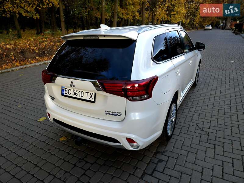 Позашляховик / Кросовер Mitsubishi Outlander 2018 в Львові фото 4 Позашляховик / Кросовер Mitsubishi Outlander 2018 в Львові