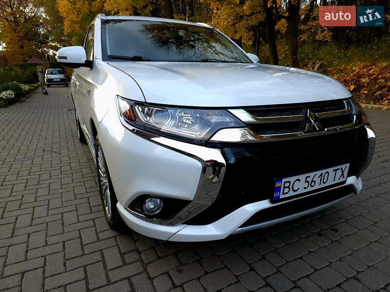 Позашляховик / Кросовер Mitsubishi Outlander 2018 в Львові фото 18 Позашляховик / Кросовер Mitsubishi Outlander 2018 в Львові