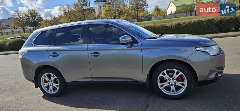 Позашляховик / Кросовер Mitsubishi Outlander 2013 в Кривому Розі фото 14 Позашляховик / Кросовер Mitsubishi Outlander 2013 в Кривому Розі