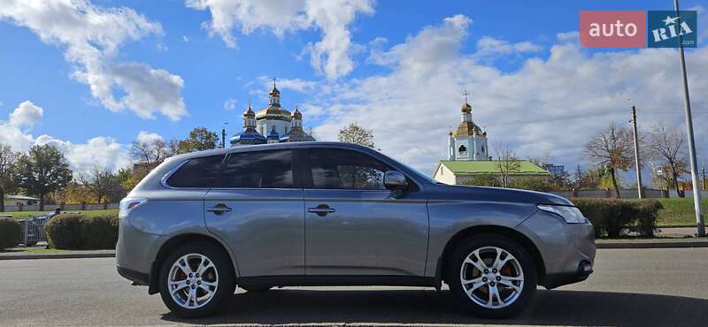 Позашляховик / Кросовер Mitsubishi Outlander 2013 в Кривому Розі фото 23 Позашляховик / Кросовер Mitsubishi Outlander 2013 в Кривому Розі