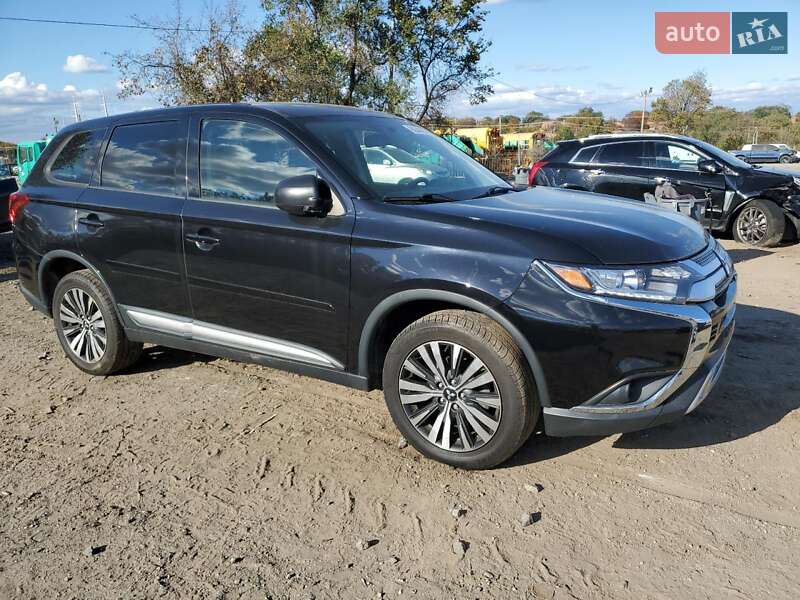 Внедорожник / Кроссовер Mitsubishi Outlander 2018 в Тернополе