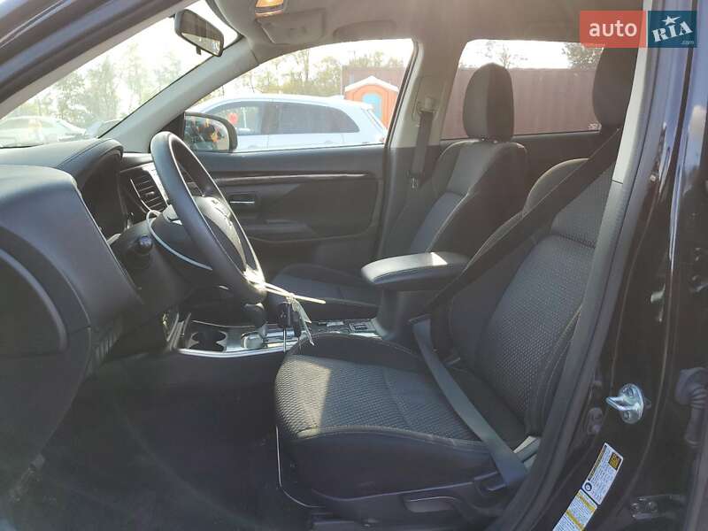 Внедорожник / Кроссовер Mitsubishi Outlander 2018 в Тернополе