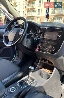 Позашляховик / Кросовер Mitsubishi Outlander 2014 в Одесі