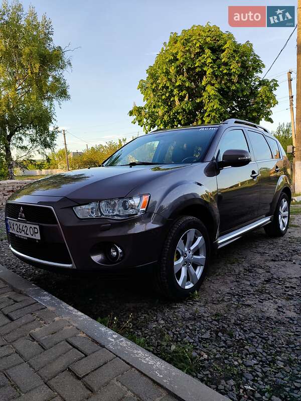 Внедорожник / Кроссовер Mitsubishi Outlander 2010 в Печенегах