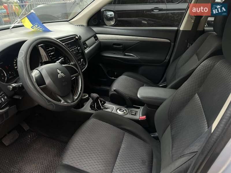 Внедорожник / Кроссовер Mitsubishi Outlander 2012 в Днепре
