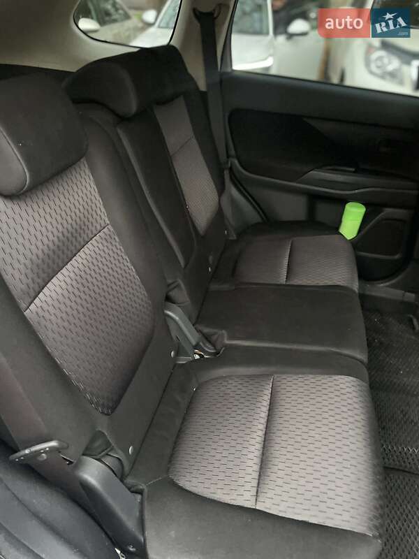 Внедорожник / Кроссовер Mitsubishi Outlander 2012 в Днепре