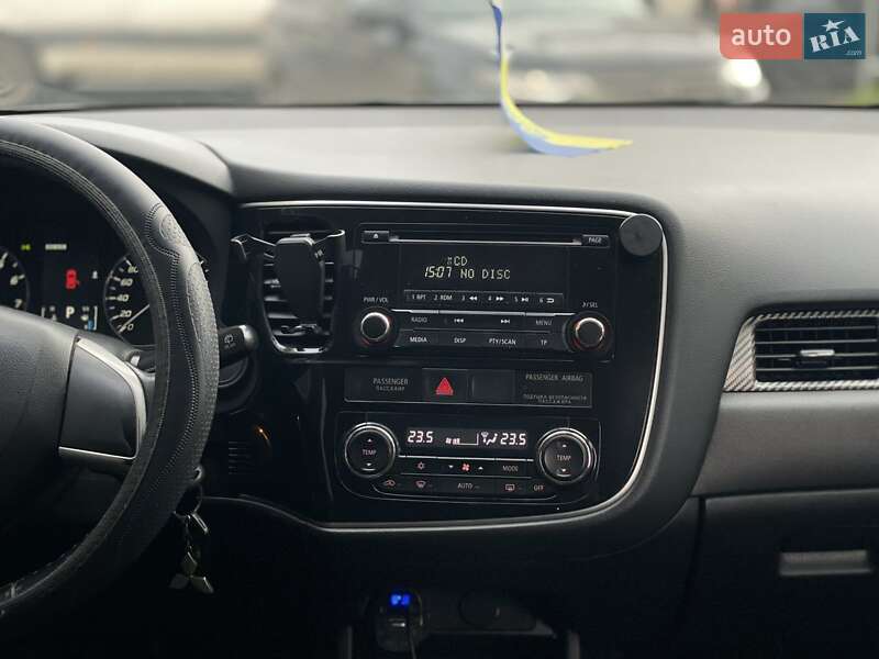 Внедорожник / Кроссовер Mitsubishi Outlander 2012 в Днепре