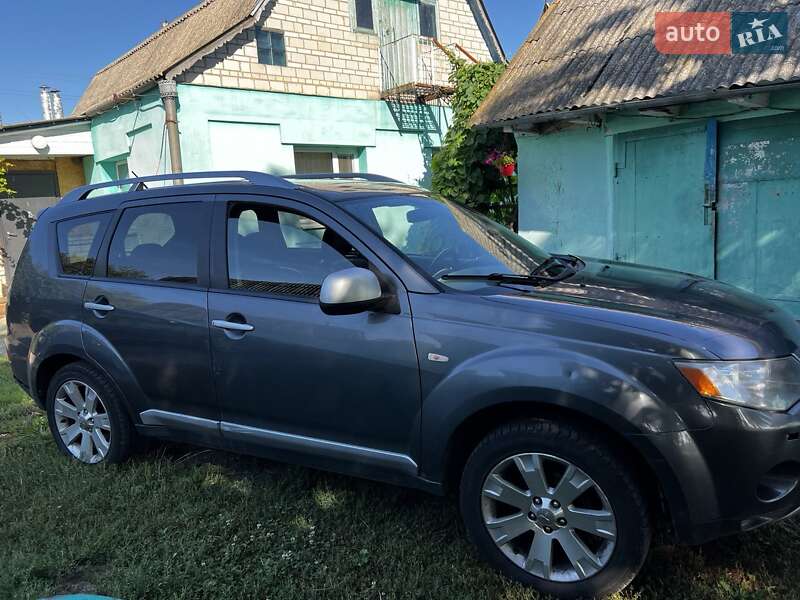 Внедорожник / Кроссовер Mitsubishi Outlander 2007 в Сквире