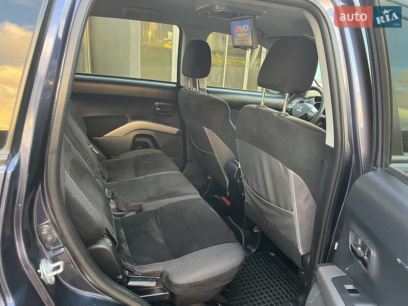Внедорожник / Кроссовер Mitsubishi Outlander 2008 в Хусте фото 11 Внедорожник / Кроссовер Mitsubishi Outlander 2008 в Хусте