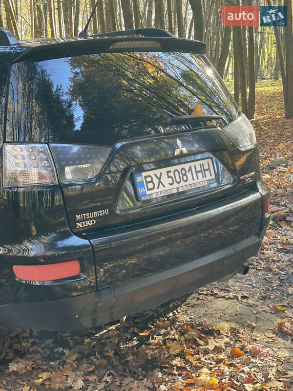 Внедорожник / Кроссовер Mitsubishi Outlander 2011 в Хмельницком