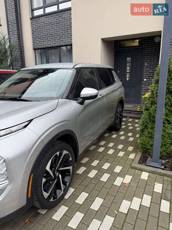 Внедорожник / Кроссовер Mitsubishi Outlander 2022 в Ирпене фото 5 Внедорожник / Кроссовер Mitsubishi Outlander 2022 в Ирпене